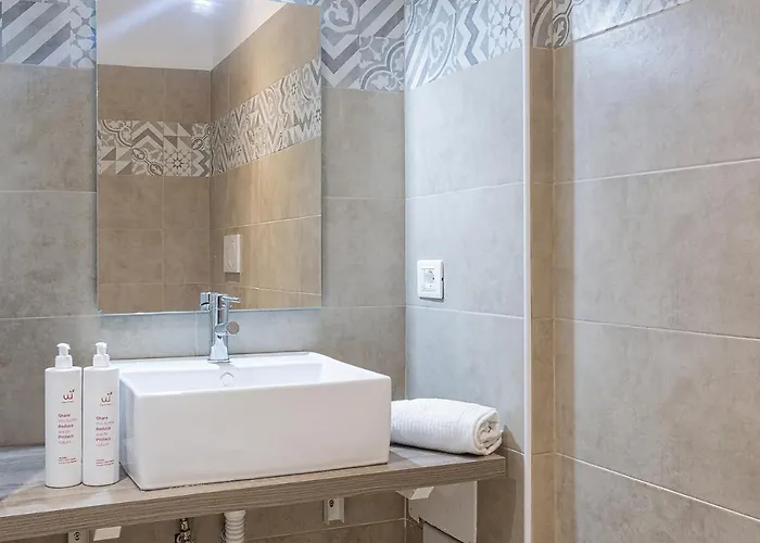 Carignano Design By Wonderful Italy * Cenova